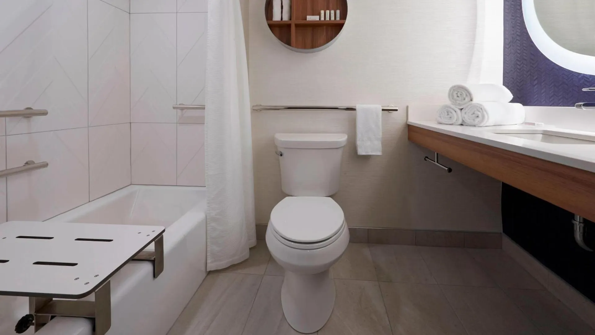 Fairfield Inn By Marriott Montreal Downtown Hotel